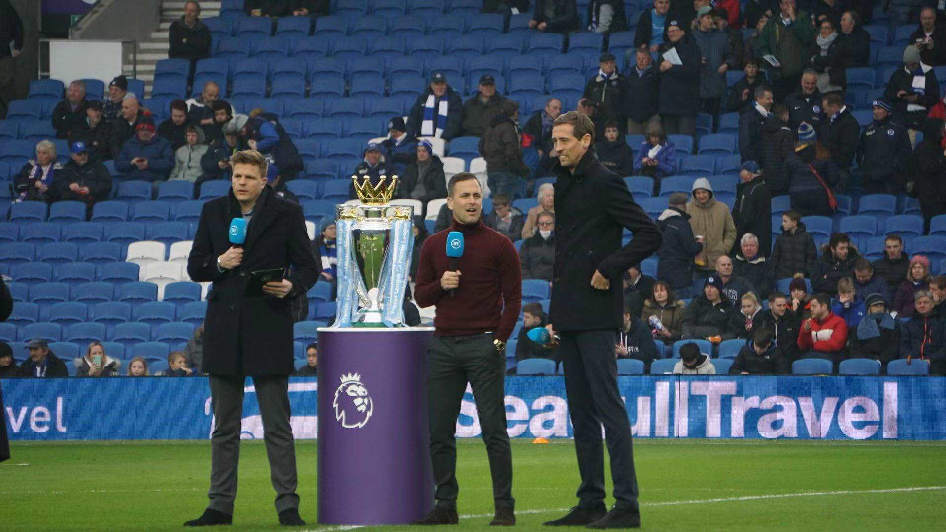 胁的同时 胁的同时